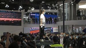 Tesla, în competiție cu BYD în China: A redus prețurile pentru anumite versiuni ale automobilului Model Y