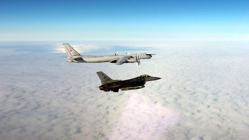 Avioane britanice au interceptat două aeronave rusești Tu-142 în timpul unei misiuni NATO în Arctica