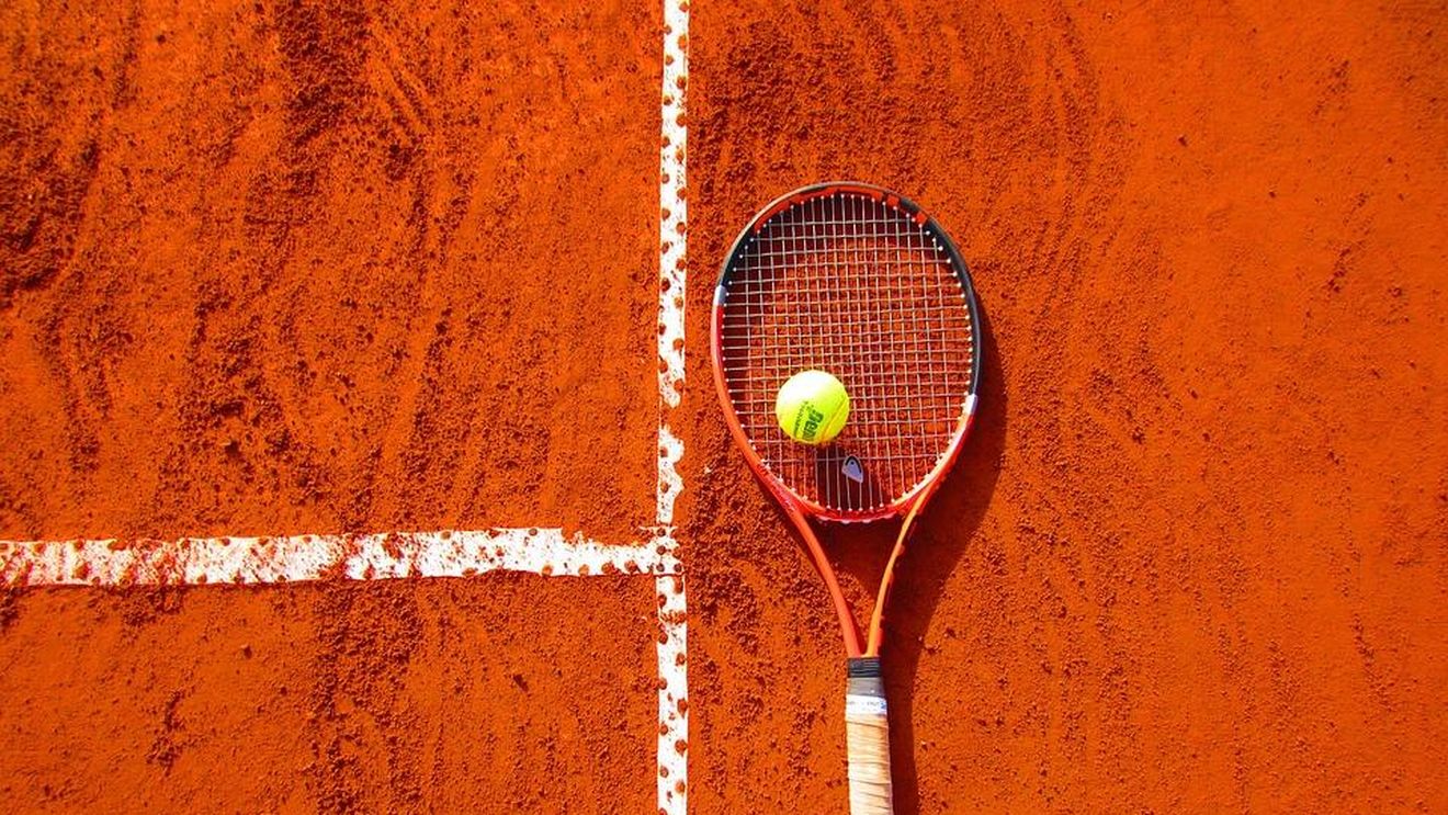 Petiție pentru deschiderea terenurilor de tenis de câmp, semnată de peste 6.000 de oameni