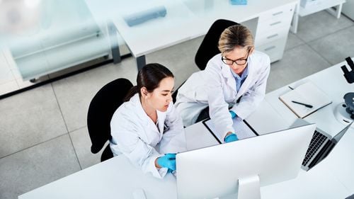 7,7 milioane de femei din UE lucrează în domenii precum știința și ingineria/ Numărul lor a crescut cu aproape 400.000 într-un an (Eurostat)