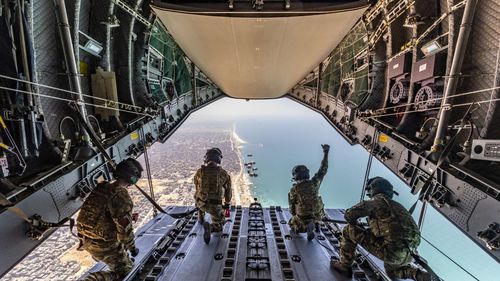 Cheltuielile mondiale pentru echipamente militare au atins nivelul record de 2.700 de miliarde de dolari în 2024