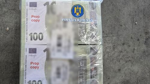 Poliția a confiscat un miliard de Euro, bancnote contrafăcute  care erau, de fapt, recuzită pentru filme / Explicațiile Poliției