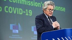 Comisarul european Thierry Breton, la București: Este important să fie votat certificatul verde COVID