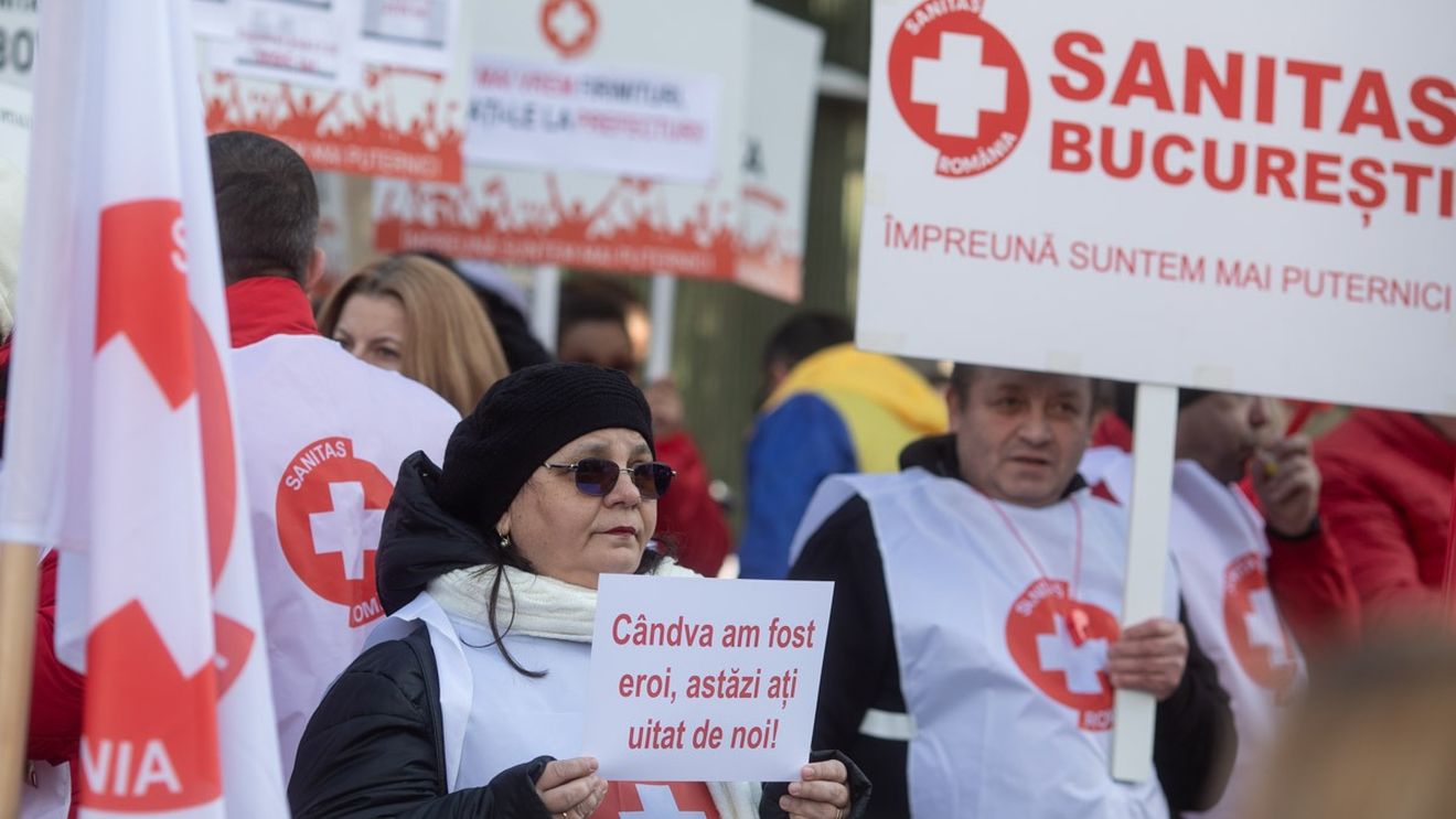Guvernul anunță o creștere de 15% a fondului de salarii pentru sistemul sanitar în prima jumătate a acestui an / Sindicaliștii anunțau o creștere cu 20% în 2024 / Angajații din Sănătate au protestat la Ministerul Sănătății