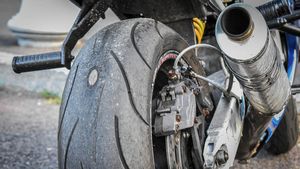 Un vrâncean a fost arestat după ce a furat o motocicletă din curtea poliției / A făcut un accident cu un motor furat și a vrut să scape de dosar