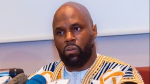 Incitare la ură rasială, segregare, propagandă rusă: Activistul pan-african Kemi Seba a rămas fără cetățenia franceză