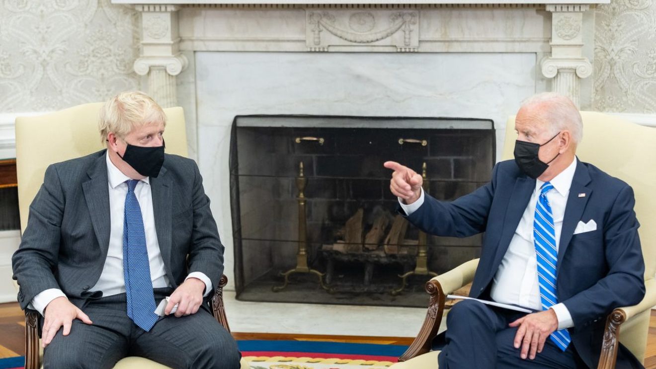 Joe Biden va discuta luni cu Boris Johnson despre situația din Ucraina