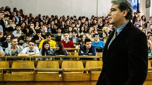 Emilia Șercan a câștigat procesul penal intentat lui Adrian Cioroianu, care, ca director al Bibliotecii Naționale, a divulgat public că jurnalista investiga doctoratul lui Mircea Geoană