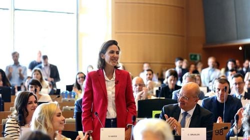Eurodeputata franceză Valérie Hayer, realeasă preşedinte al grupului Renew, ieşit slăbit în urma alegerilor / A fost singura candidată
