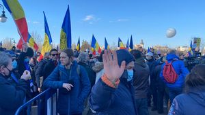 Cum se cațără din nou AUR pe tema vaccinării / Organizează protest în privința Strategiei de Vaccinare: ”Plan metodic pentru a impune, pe şest, obligativitatea vaccinării” / Ministrul Sănătății: ”Este absolut iresponsabil să transmiți astfel de mesaje”