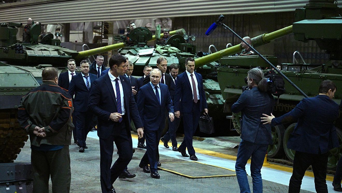 "Mult mai mare decât ne așteptam": Producția de arme rusești îngrijorează analiștii de război din Europa / NATO a subestimat capacitatea Rusiei de a susține un război pe termen lung