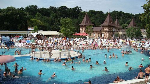 Stațiunea turistică Băile Felix, complet renovată începând cu acest nou sezon / Proiectul lucrărilor de investiții a fost finanțat cu 14,4 milioane de lei din fonduri europene