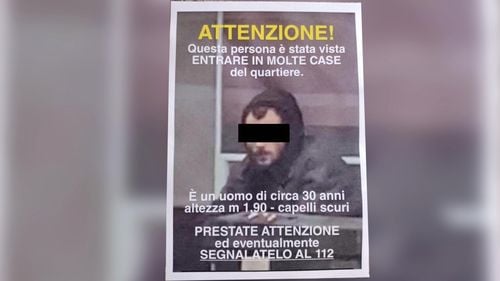 Hoț român, prins în Milano după ce locuitorii au lipit afișe cu poza lui / ”Atenție, această persoană a fost văzută intrând în mai multe case”