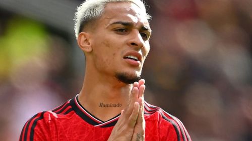 Acuzat de violenţă domestică, un jucător de la Manchester United a fost reprimit în lot după consultarea echipei de fotbal feminin