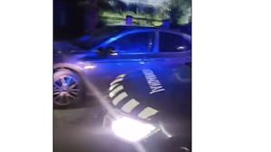 Un bărbat a încercat să pătrundă cu forța, cu mașina, în incinta Ambasadei Rusiei din București / A fost oprit de jandarmi / Bărbatul a fost testat pozitiv la două substanțe ilegale