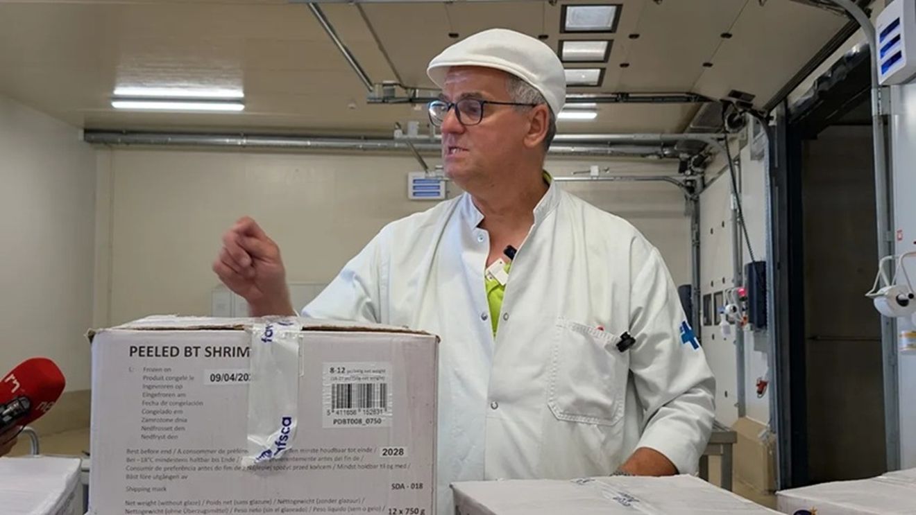 REPORTAJ FOTO-VIDEO | Cum sunt verificate alimentele care intră în Uniunea Europeană. Ce se întâmplă cu transporturile care ridică suspiciuni / Studiu de caz: creveții din India