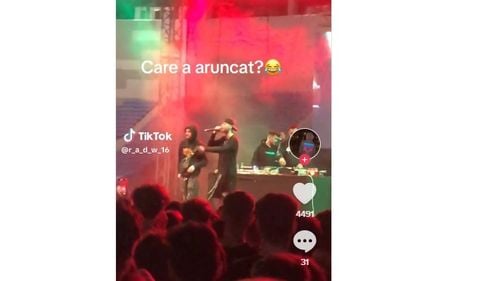 Scandal în Târgu-Jiu după ce un artist invitat la un spectacol plătit de primărie a înjurat spectatorii