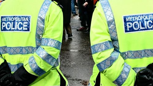 Una din victimele atacului de la sinagoga din Manchester a fost împuşcată de poliţie