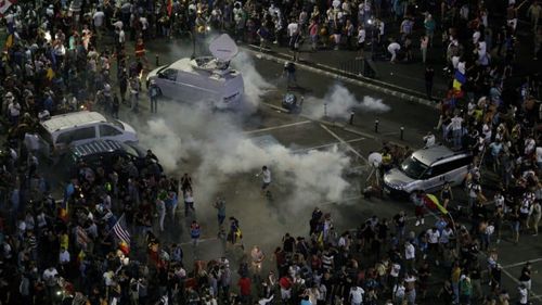 Președintele Klaus Iohannis îi solicită procurorului general anchetarea de urgență a modului în care a intervenit Jandarmeria la miting