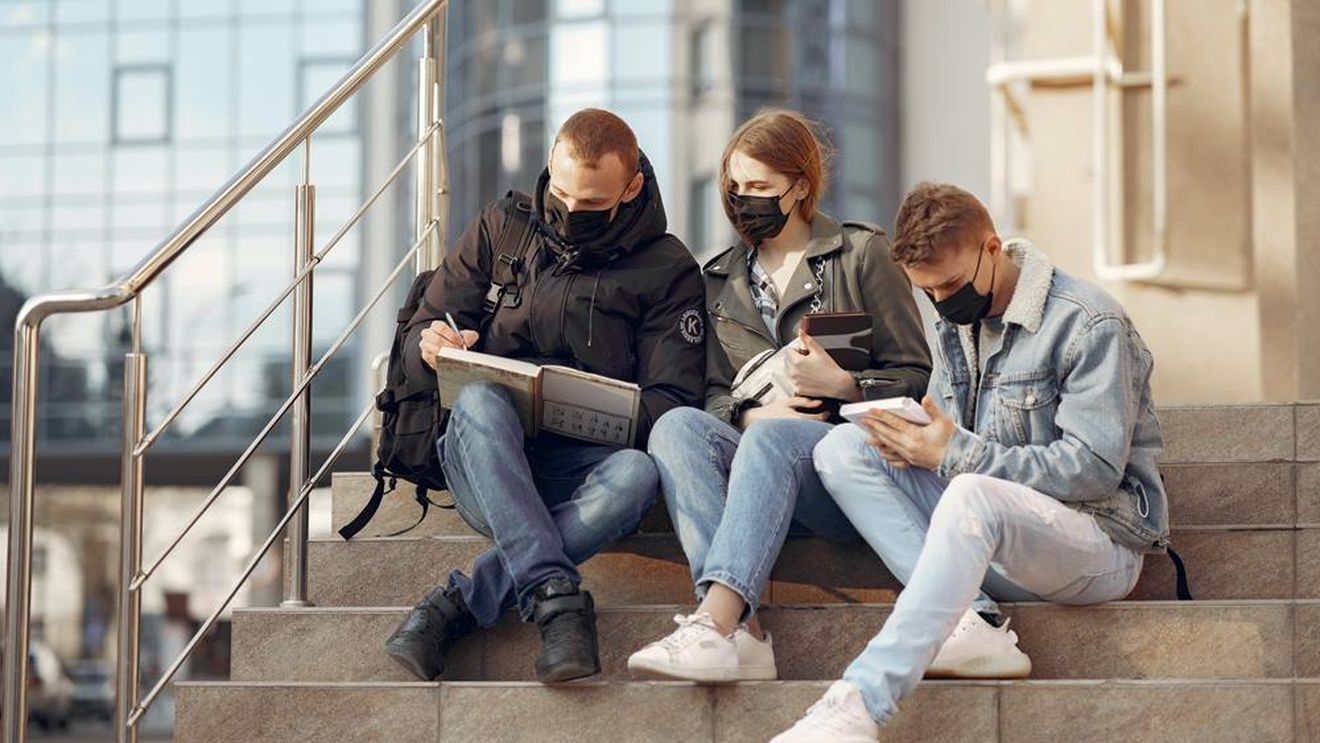 Tabloul dezastrului din învățământul superior: România – pe ultimele locuri din Europa la numărul de tineri cu studii superioare, rata de inscriere la universitate, personal academic – Raport Bologna 2020