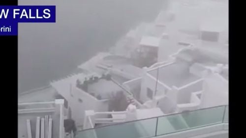 Nou episod de vreme severă în Grecia: Insula Santorini, afectată de o furtună cu grindină