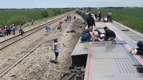 VIDEO Trei morți după ce un tren a deraiat în Missouri, Statele Unite