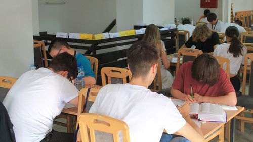 Ministrul Educaţiei i-a scris omologului din Ucraina cu privire la închiderea mai multor licee cu predare în limba română: Doar soluţiile bazate pe dialog şi respect faţă de nevoile fiecărei comunităţi determină succesul oricărei reforme educaţionale