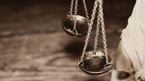 Elevul de la colegiul „Ion Creangă” care a atacat cu cuțitul o profesoară în timpul orei, arestat preventiv pentru 30 de zile