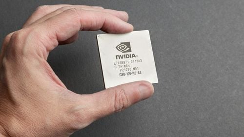 Nvidia, bine poziționată în domeniul inteligenței artificiale, depăşeşte gigantul petrolier Aramco și devine a treia cea mai valoroasă companie mondială