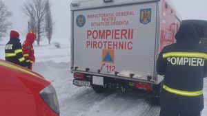 Intervenții ale pompierilor pentru transportarea unor persoane aflate în diverse situații medicale