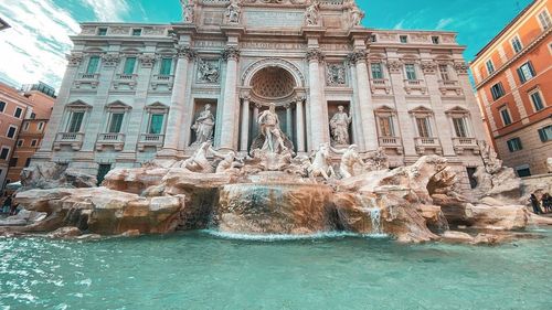 „Fiți vigilenți": Topul locurilor turistice din Europa cu cele mai multe furturi din buzunare semnalate de turiști