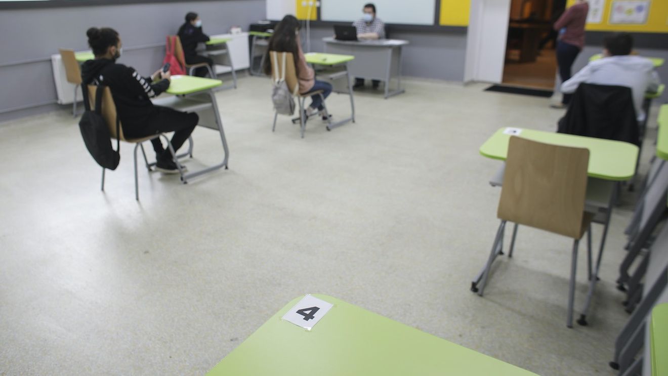 Ministerul Educației: 8.470 de preşcolari şi elevi şi 2.688 angajaţi din învăţământ, confirmaţi cu Covid-19