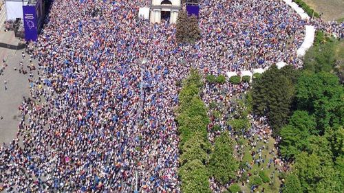 Imagini impresionante la Chișinău: Peste 75.000 de moldoveni adunați la mitingul pro-Europa convocat de Maia Sandu