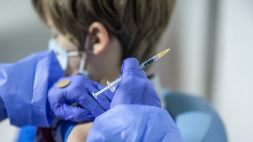 Riscăm o nouă epidemie de rujeolă / Medicii avertizează că se înmulțesc cazurile de îmbolnăvire la copiii nevaccinați / ”Rujeola este o boală care are în proporţie de cel puţin 30% complicaţii”