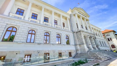 Clădirea Muzeului Judeţean Argeș, construită la sfârșitul secolui  XIX, a fost reabilitată printr-un proiect cu finanţare europeană de peste 28 de milioane de lei