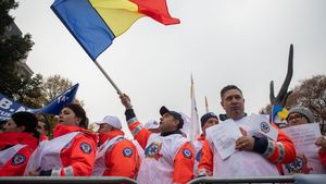 FOTO Protest al sindicaliștilor din serviciile de Ambulanță: ”Arafat nu uita, ambulanţa nu-i a ta”