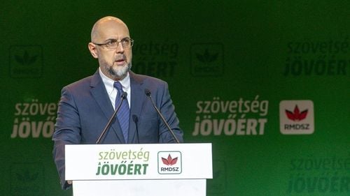 Kelemen Hunor își pune speranța în Donald Tusk, noul președinte al PPE, că va susține inițiativa cetățenească privind minoritățile, sprijinită de Viktor Orban și respinsă de România