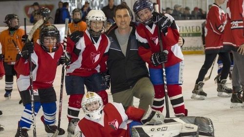 Guvernul Orban a finanțat cu milioane de euro o fundație condusă de ministrul Tanczos Barna, inclusiv o academie de hochei din comuna natală a președintelui UDMR / Ministrul refuză să comenteze declarațiile rasiste ale premierului Ungariei, Kelemen Hunor i-a luat apărarea