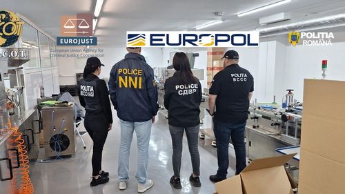 BREAKING | Rețea internațională care vindea medicamente și suplimente contrafăcute în mai multe țări, destructurată / Peste o sută de percheziții în România și mai multe state / Prejudiciu estimat de sute de milioane de euro