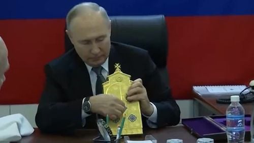 Kremlinul consideră "ciudate" declarațiile Kievului, care susține că o sosie a lui Putin a fost cea care a vizitat recent regiunea ocupată Herson