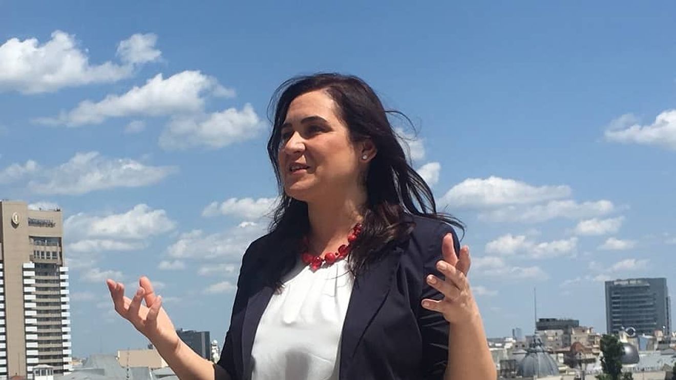 VIDEO Gabriela Mirescu, protestatar din Elveția, despre mesajul către Guvern cu care va fi prezentă la mitingul diasporei: Noi am venit, acum plecați voi. Noi v-am făcut valiza!