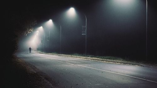 Taxa specială pentru iluminatul public din Focșani, contestată în instanță / Locuitorii au de plătit de la 1 ianuarie 0,25 de lei pe zi pentru ”mentenanța rețelei de iluminat public”