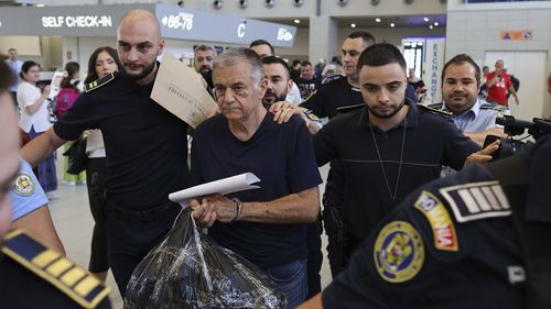 BREAKING Înalta Curte i-a eliberat din penitenciar pe Ionuț Costea, cumnatul lui Mircea Geoană, și fostul ministru de Finanțe Sebastian Vlădescu / Lia Savonea a fost în completul care a luat decizia, pe o procedură extraordinară / Prejudicii totale de 5,6 milioane de euro