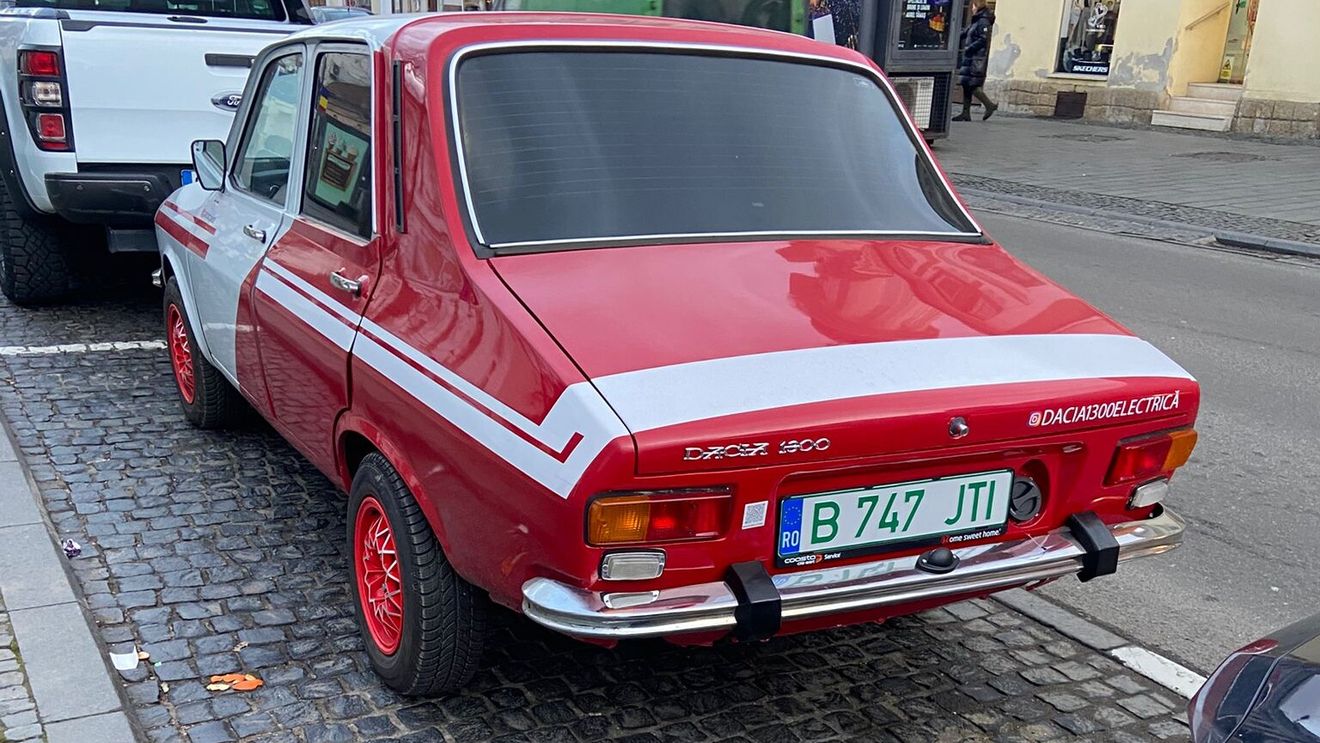 Dacia 1300 electrică: Un român a cheltuit 26.000 de  euro pentru a pune un motor electric de 40KW / Mașina are o autonomie de 155 km și poate atinge 110 km/h