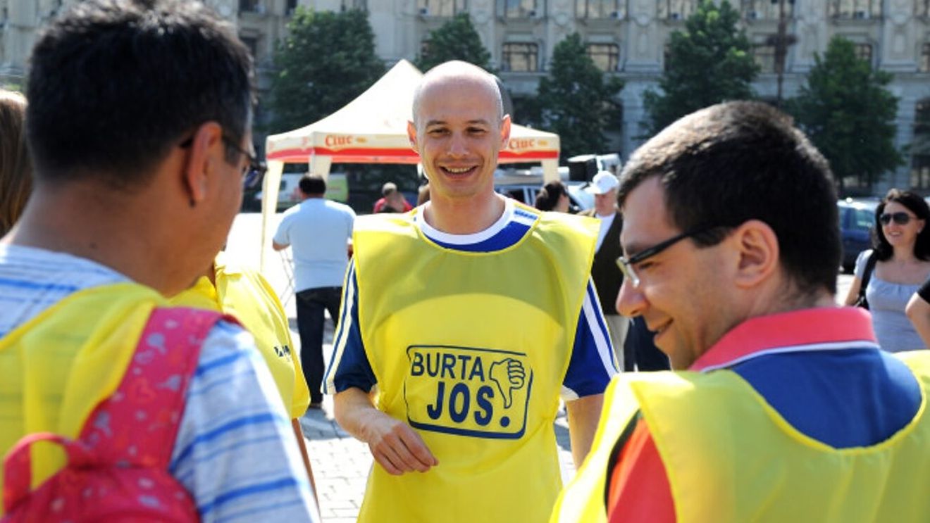 Cât a recuperat Fiscul din banii primiți mită de Bogdan Olteanu, Sorin Oprescu și Relu Fenechiu: A vândut o vilă a lui Olteanu, dar a recuperat doar 2.500 de euro din mita de 900.000 de euro luată de Fenechiu