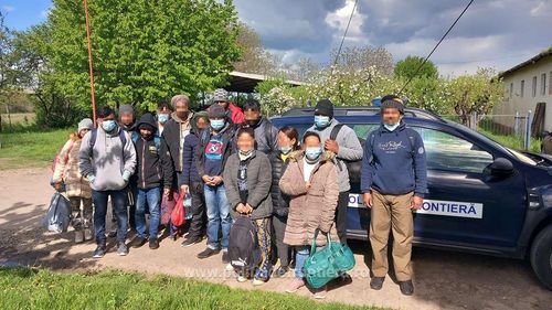 Poliția de Frontieră Oradea: 15 cetățeni străini, depistați când încercau să treacă ilegal în Ungaria prin Diosig