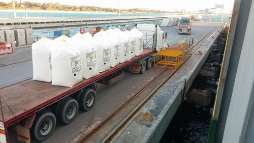 Periculos, dar devenit indispensabil, nitratul de amoniu a provocat mai multe accidente industriale în lume