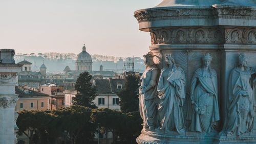 Avertismente în presa italiană privind presupusa „interferență” a Rusiei în alegeri, după ce Medvedev i-a îndemnat pe europeni să își „pedepsească” guvernele pentru „prostia lor evidentă”