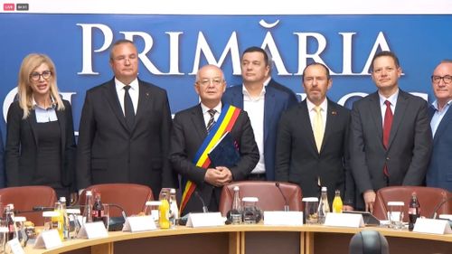 Concurs de laude în coaliție la semnarea contractului pentru metroul de la Cluj: Boc îi spune lui Bode „părintele fondator” al metroului. Grindeanu, către Boc: Ca bănățean, sunt invidios / Constructorul promite finalizarea lucrărilor în 2030