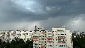 METEO: Ploi abundente şi vijelii în aproape jumătate din ţară, până vineri dimineaţa / Vreme instabilă şi în Bucureşti